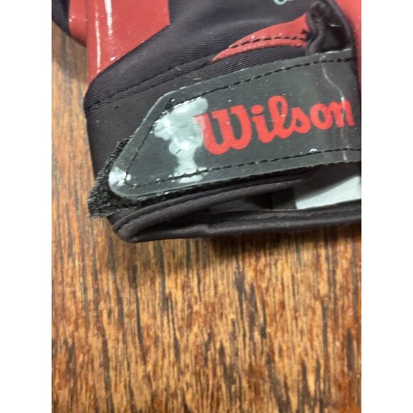 Tampa Bay Buccaneers NFL Team Logo Stretch Youth Receiver Gloves Black / Red - Picture 5 of 8